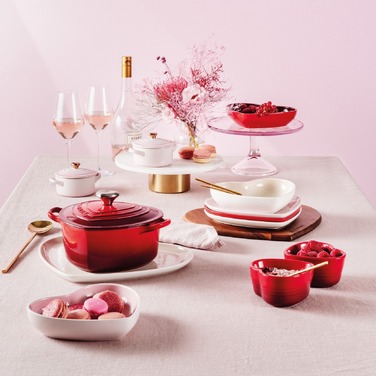 Блюдо сервировочное 32 см Meringue Heart Le Creuset